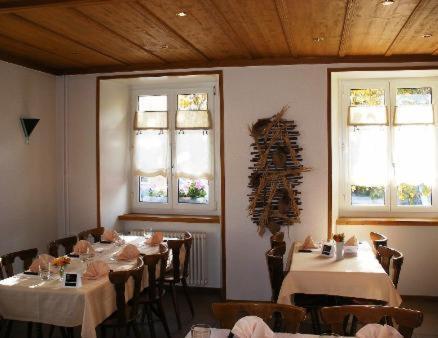 Chez Gilles Hotel Resto Bar Sa La Chaux De Fonds Exteriör bild